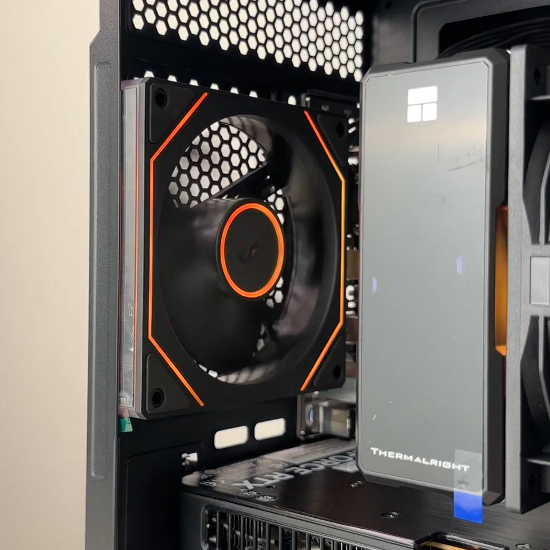 피씨스토어 AMD 쇼츠 게이밍 PC 라이젠5 7500F RTX5060 (16GB, M.2 500GB)