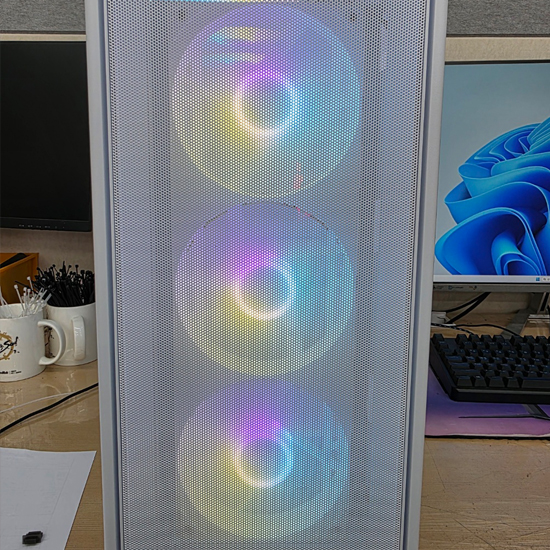 피씨스토어 AMD 화이트 게이밍PC 라이젠5 7500F RTX5060TI (32GB, M.2 1TB)