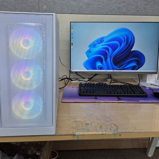 피씨스토어 AMD 화이트 게이밍PC 라이젠5 7500F RTX5060TI (32GB, M.2 1TB)