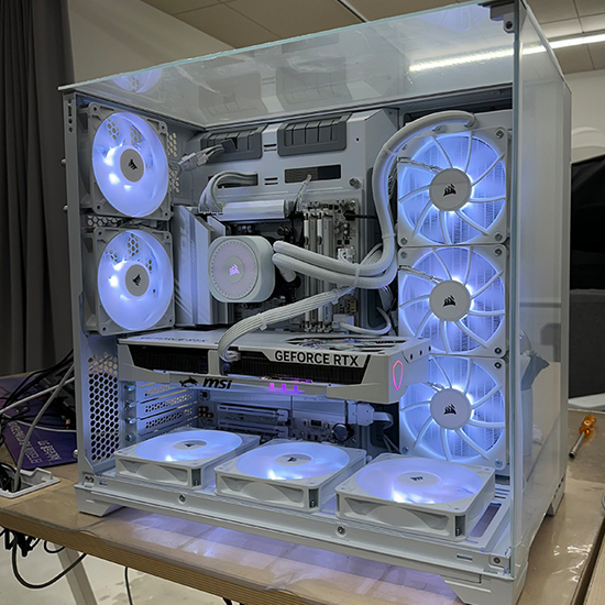 너만을 위한 PC AMD 라이젠9 9900X RTX5070 (32GB, M.2 1TB)