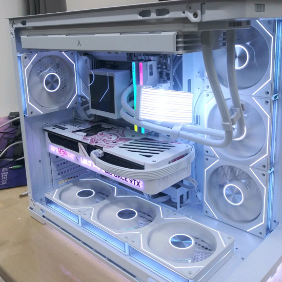 너만을 위한 PC 라이젠7 9800X3D RTX 5070 (32GB, M.2 1TB)